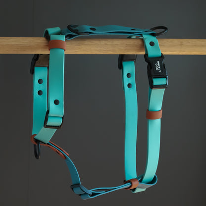 Adjustable waterproof harness