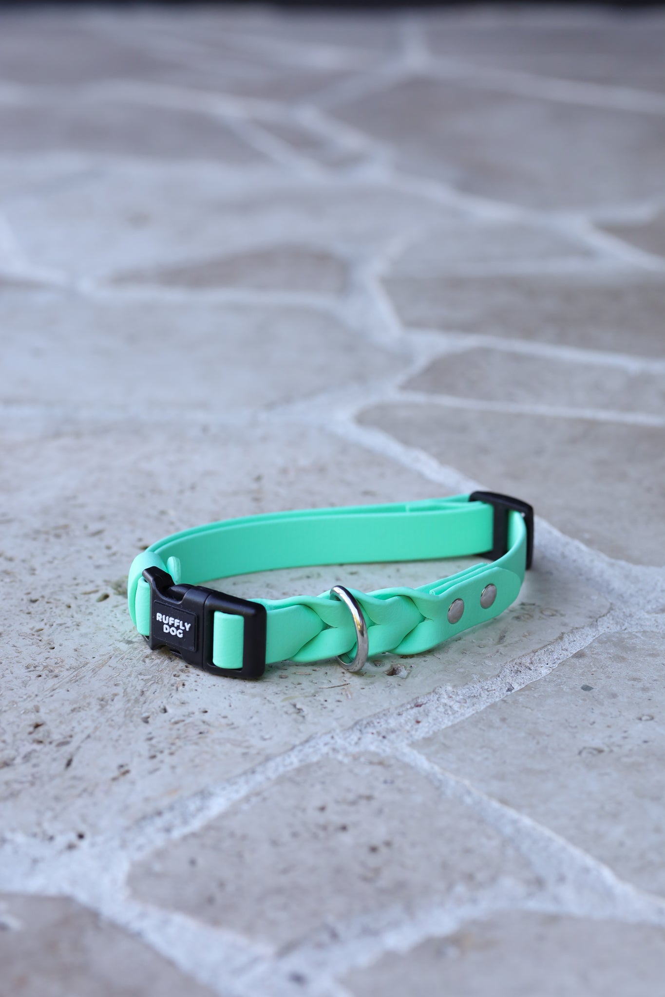 Sample sale 19mm medium braided adjustable collar Mint